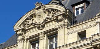 Kto jest ważniejszy dziekan czy rektor?